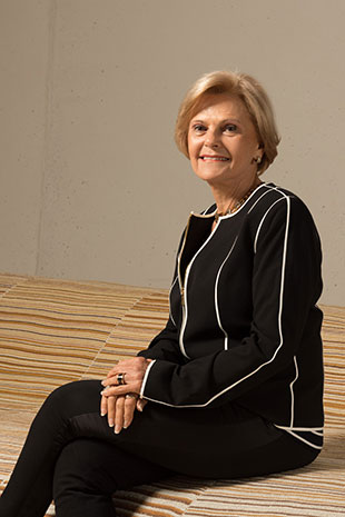 Ar. Sara Topelson