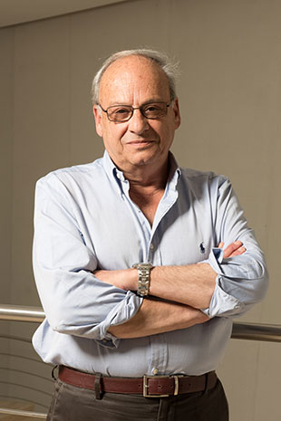 Ar. Carlos Campuzano